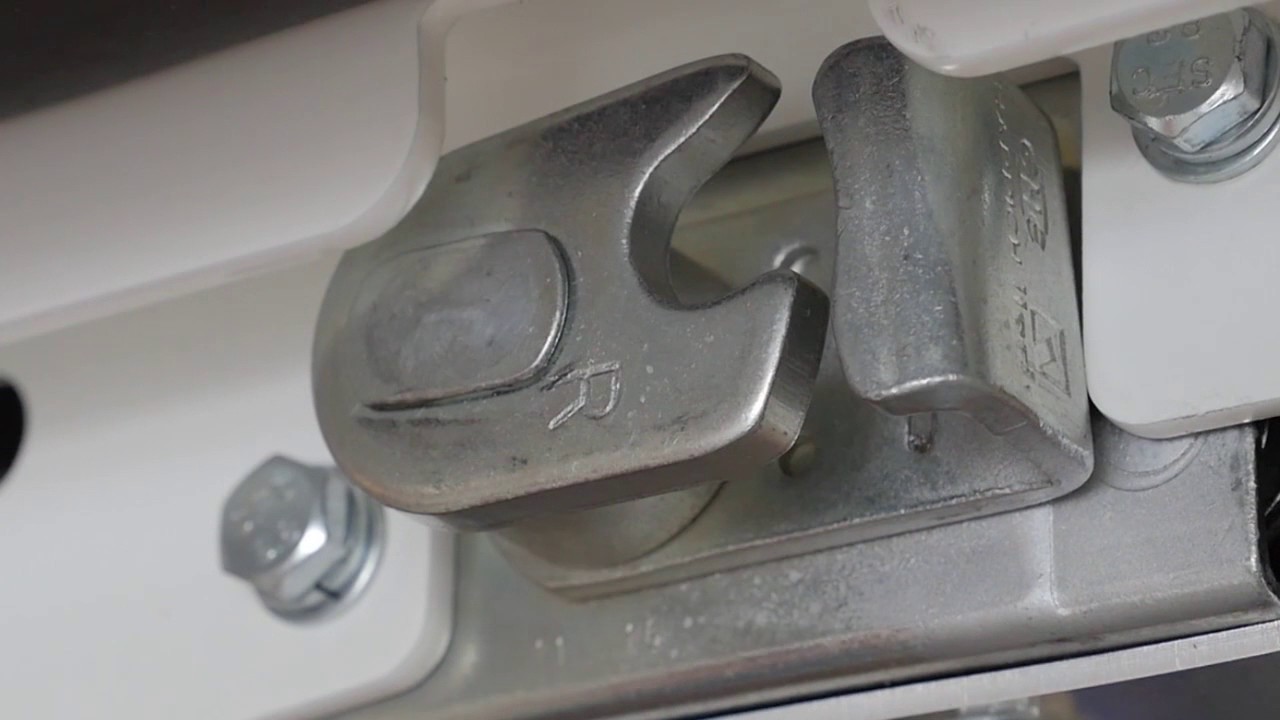 Camco - Gullwing Latch 110820163 - HD