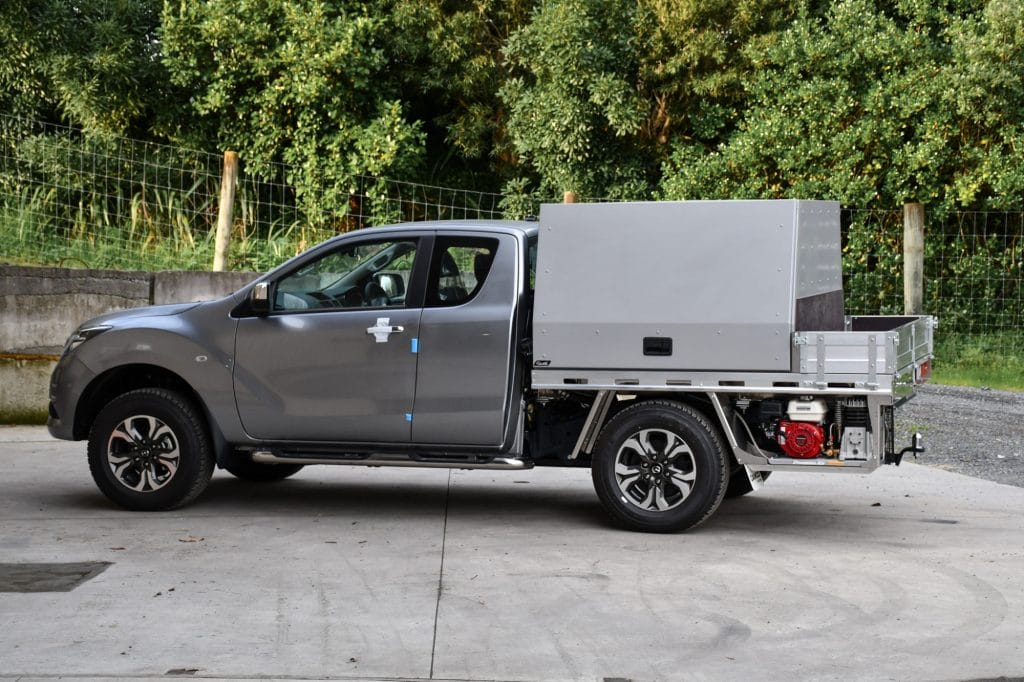 CAMCO Trade - Mazda BT-50 - 2 Door Service Body and Flat Deck 01
