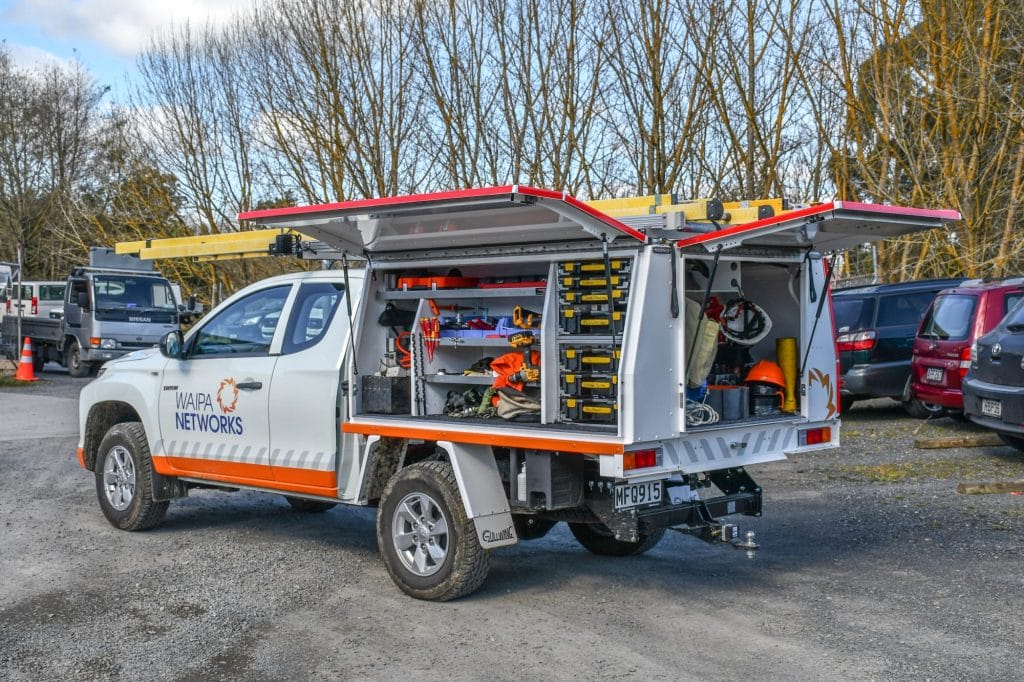 CAMCO Trade - Mitsubishi Triton - 3 Door Integrated Service Body 02