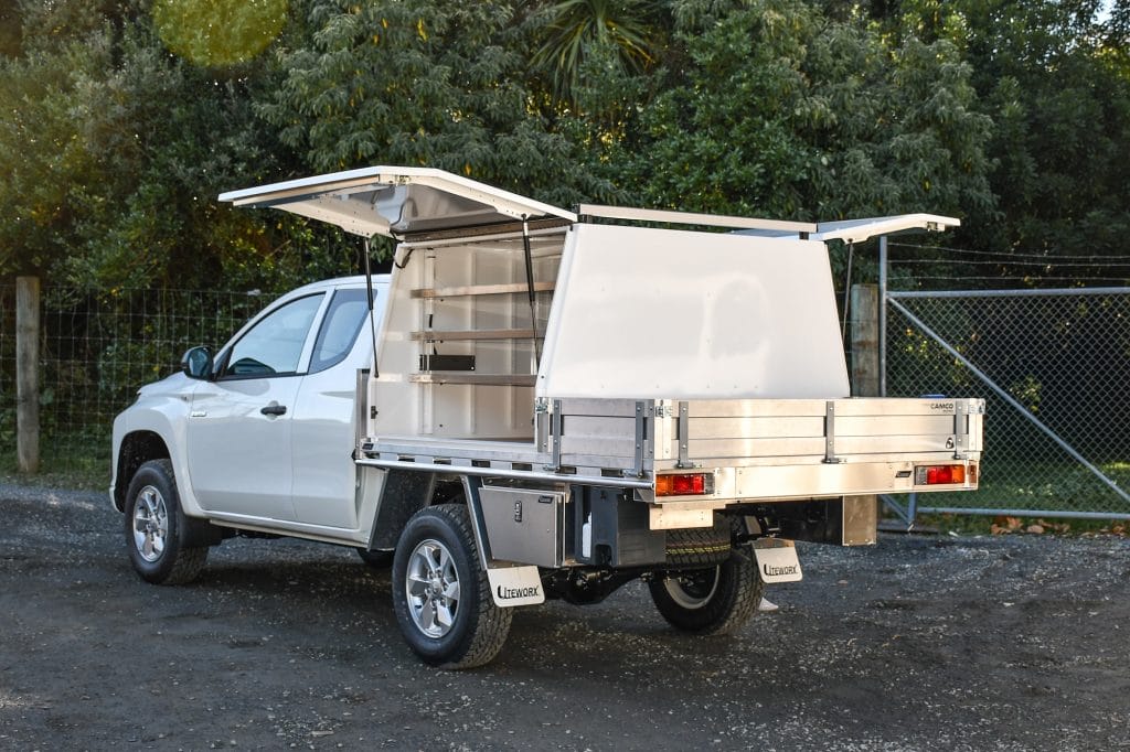 CAMCO Trade - Mitsubishi Triton - Gullwing Service Body and Flat Deck 02