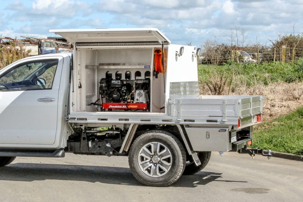 CAMCO Trade - Toyota Hilux - 2 Door Service Body and Flat Deck 02