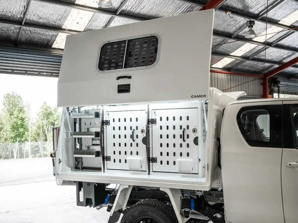 Maxideck Vertisafe Door